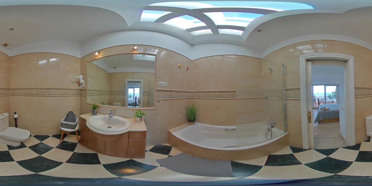 HomeAbroad Apartments - Ático Deluxe Fuengirola with FREE Parking Exterior foto